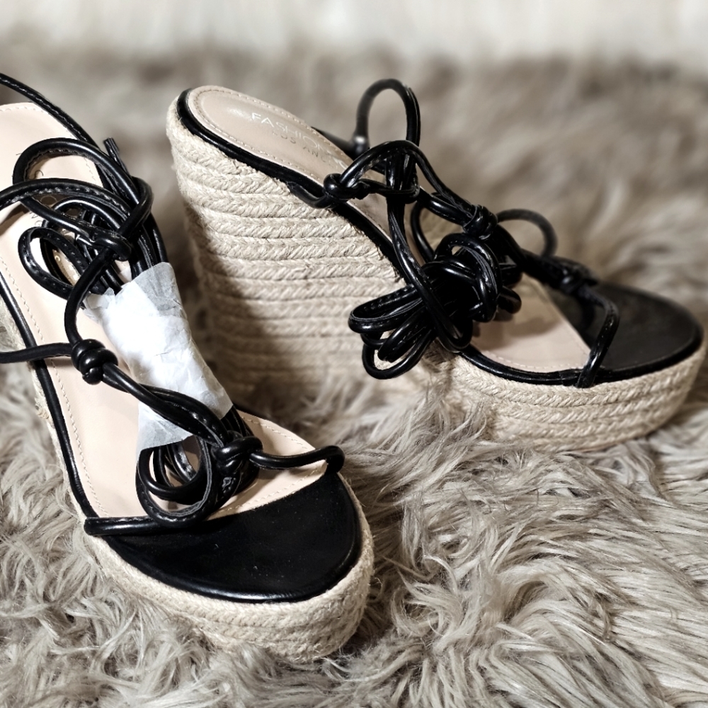 Brand new fashion nova wedges.